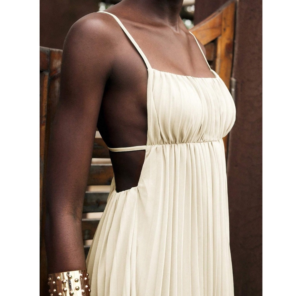 Cream Pleated Maxi Babydoll Dress Open Back Flowy Skirt Tie Straps Lined - Picture 4 of 16